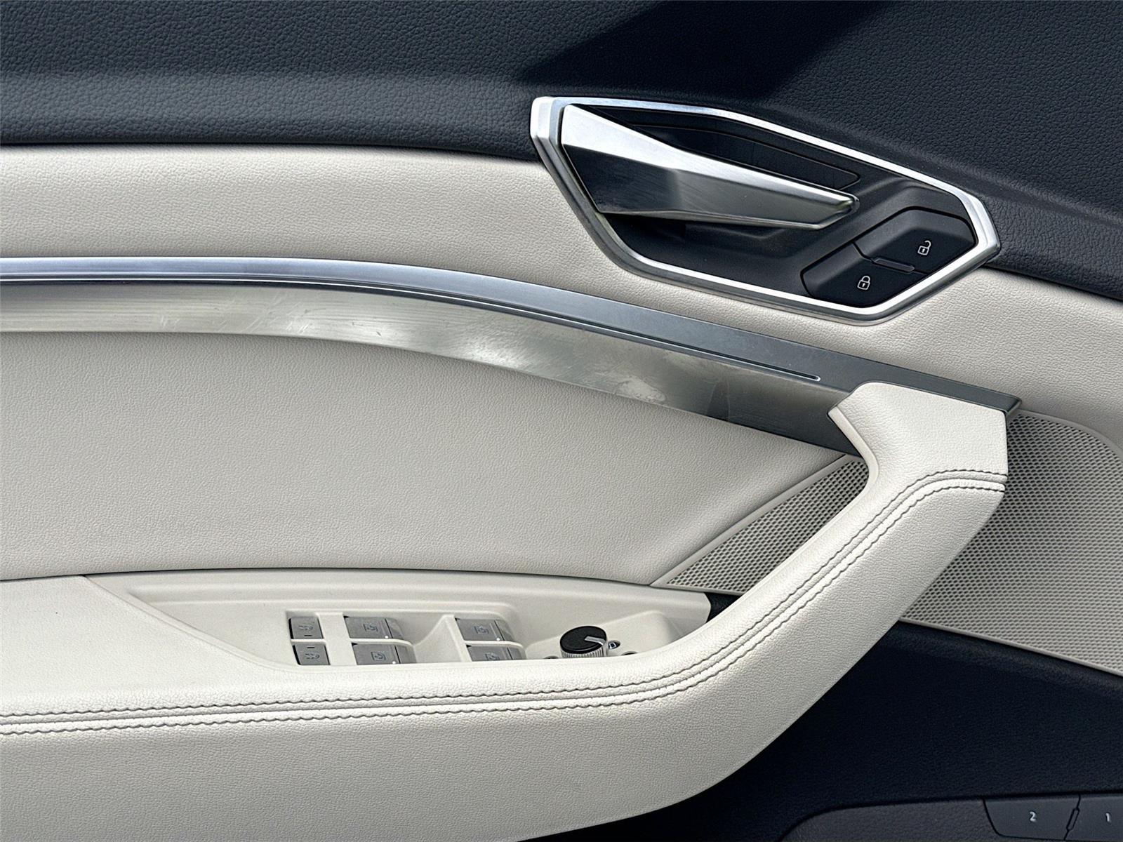 2024 Audi Q8 e-tron Sportback S line Premium Plus