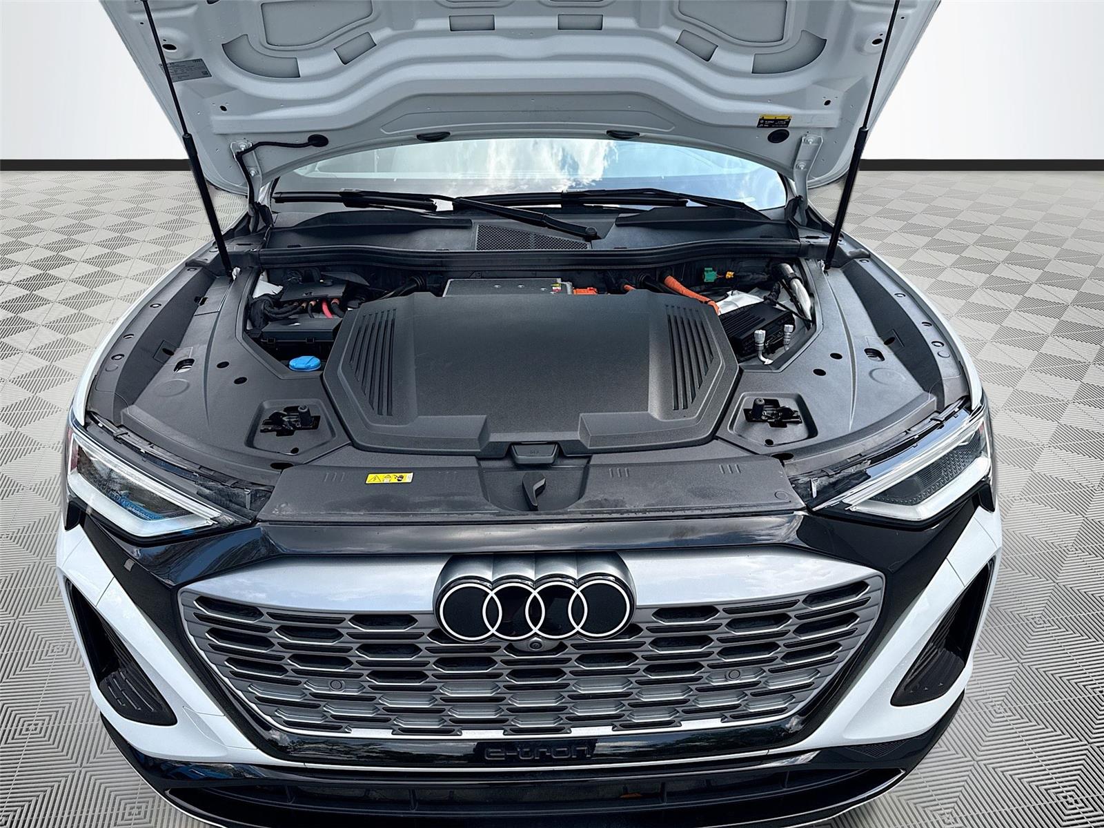 2024 Audi Q8 e-tron Sportback S line Premium Plus