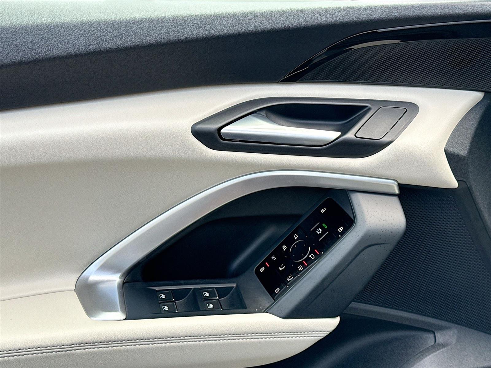 2025 Audi Q5 Premium