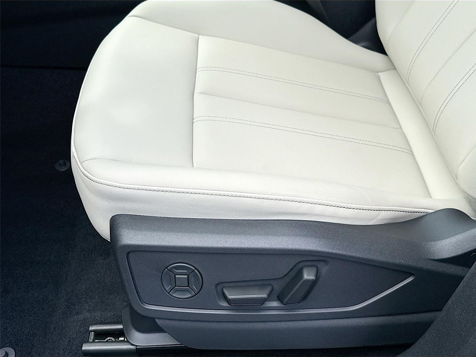 2025 Audi Q5 Premium