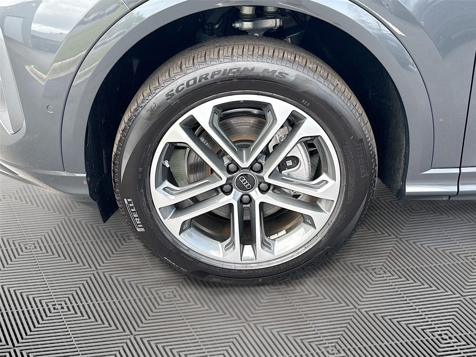 2025 Audi Q5 Premium