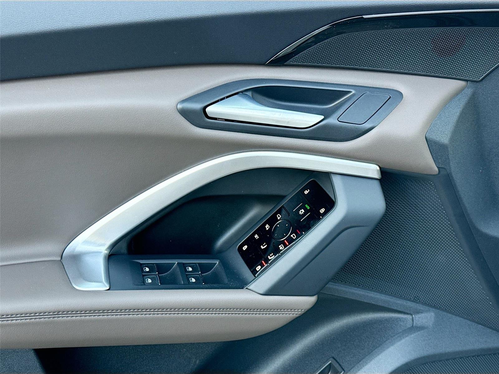 2025 Audi Q5 Premium