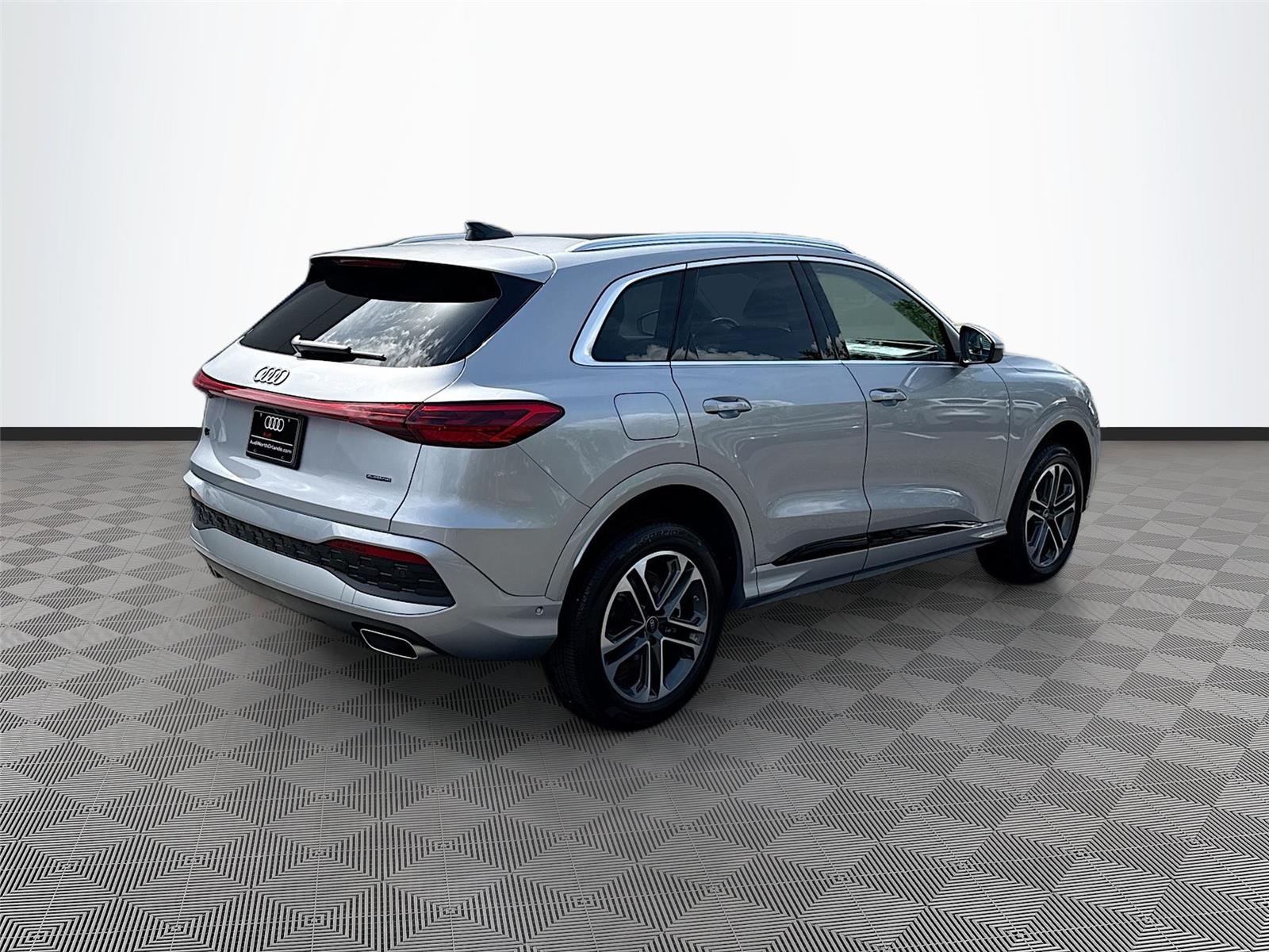 2025 Audi Q5 Premium