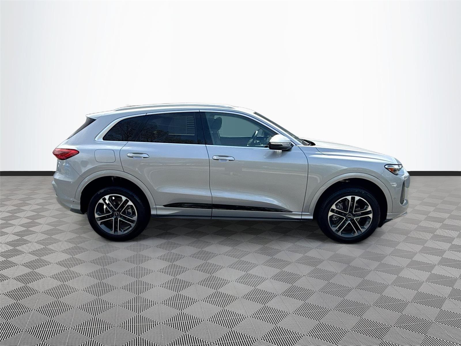 2025 Audi Q5 Premium