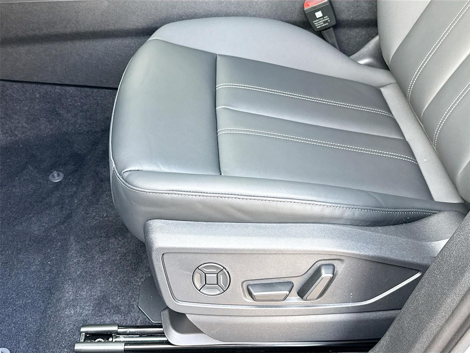 2025 Audi Q5 Premium