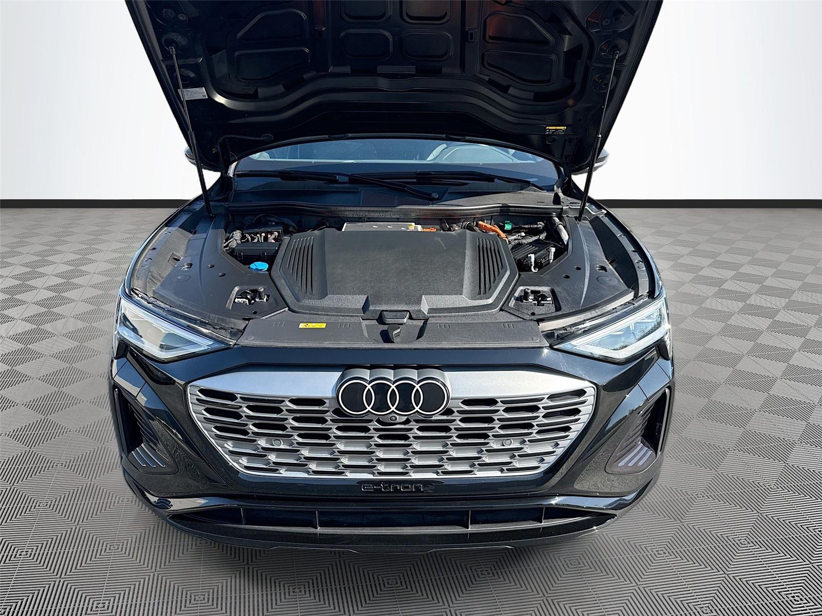 2024 Audi Q8 e-tron Sportback S line Premium Plus