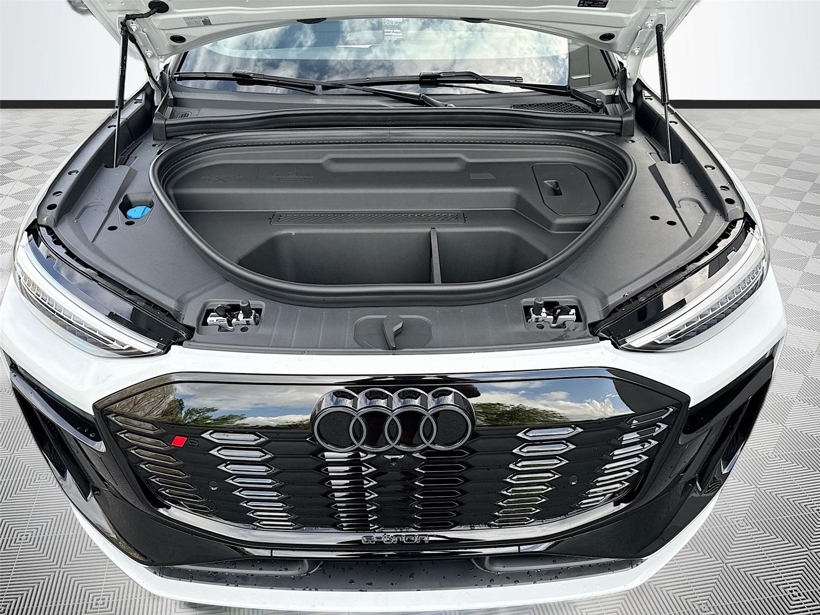 2027 Audi SQ6 e-tron Sportback Premium Plus