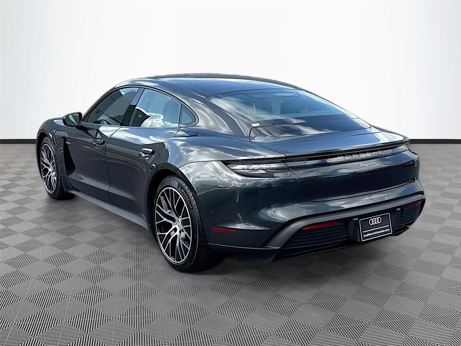 2025 Porsche Taycan