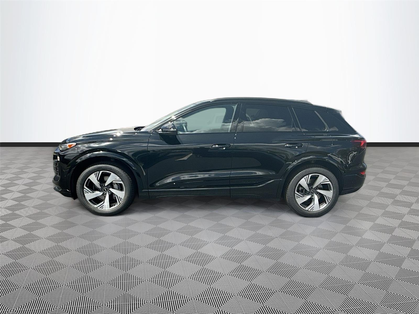 2025 Audi Q6 e-tron Premium Plus