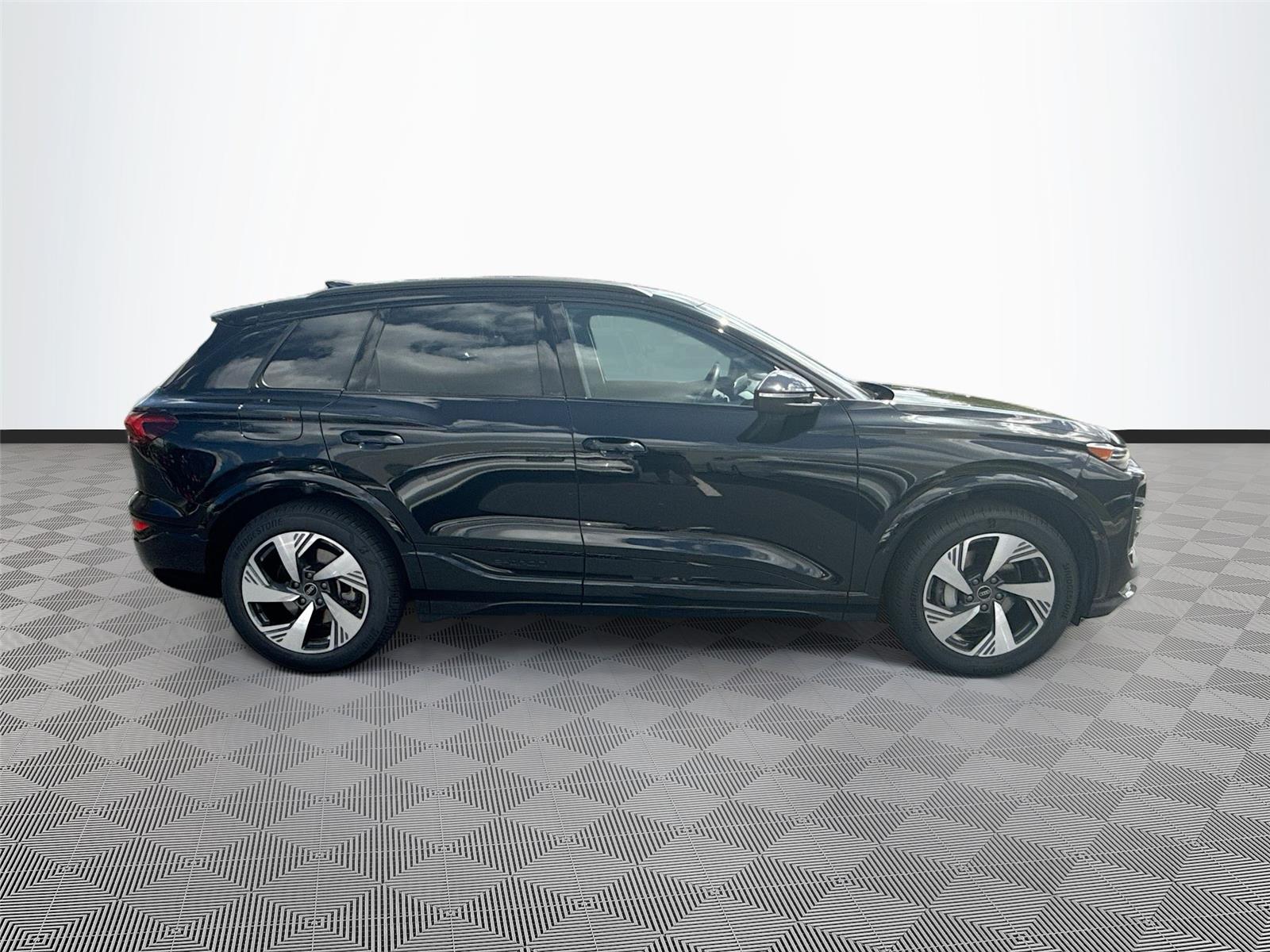 2025 Audi Q6 e-tron Premium Plus