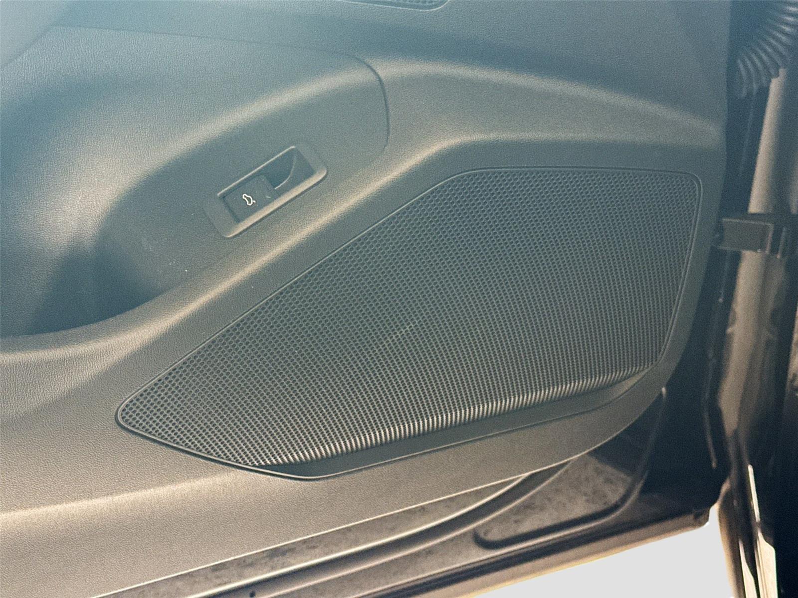 2025 Audi Q6 e-tron Premium Plus