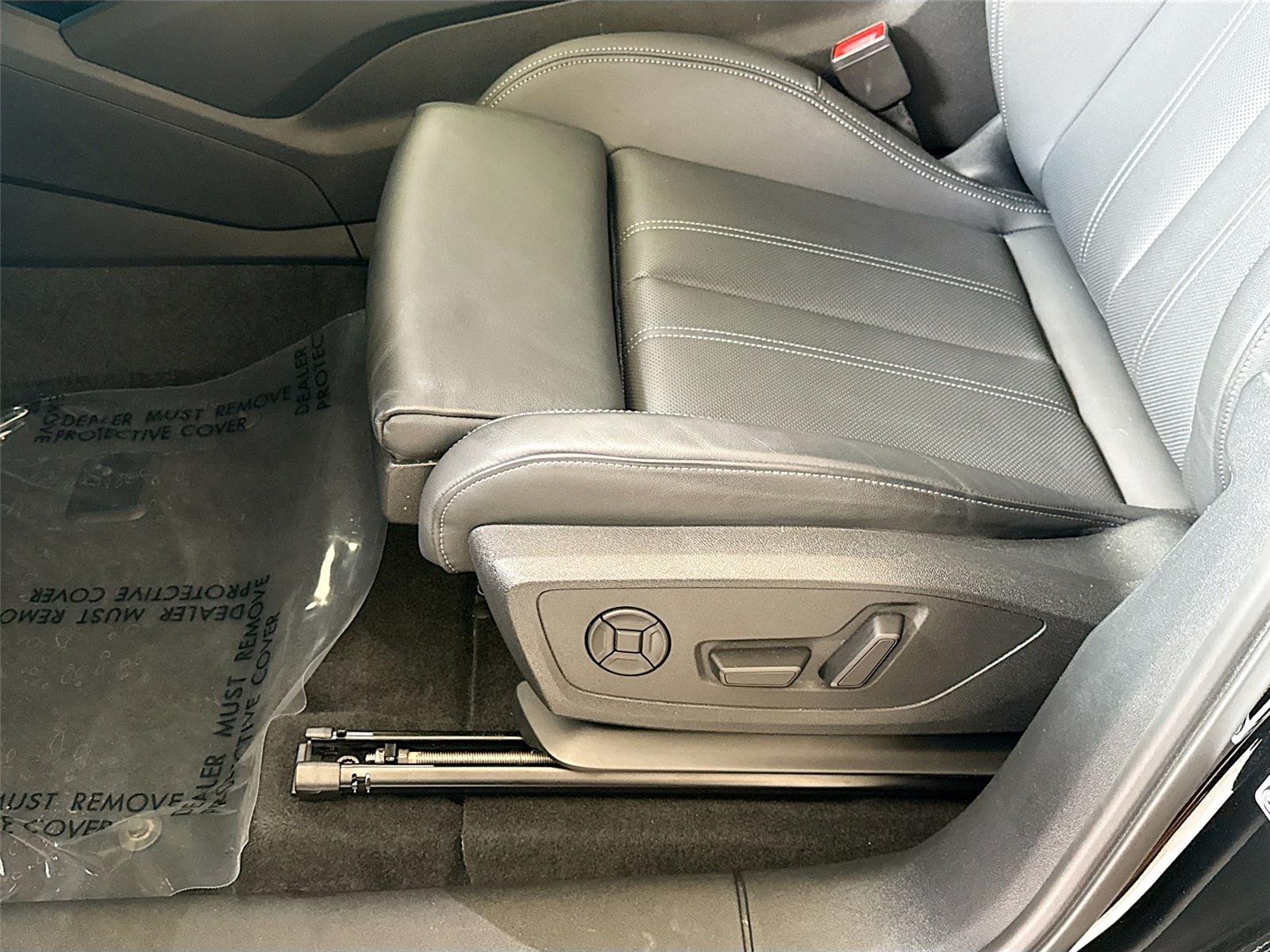 2025 Audi Q6 e-tron Premium Plus