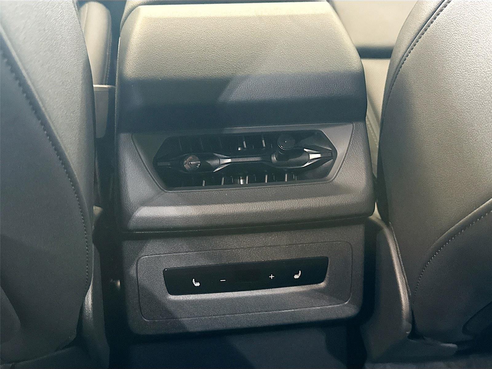 2025 Audi Q6 e-tron Premium Plus