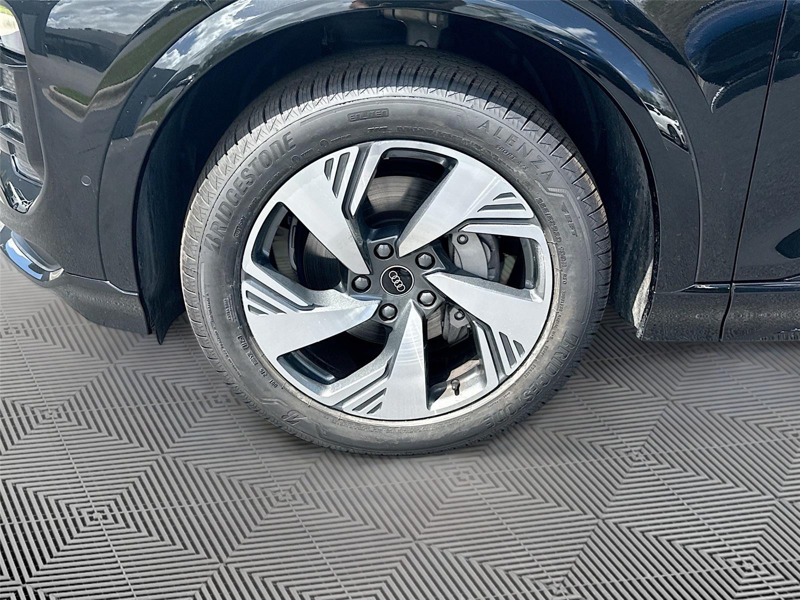 2025 Audi Q6 e-tron Premium Plus