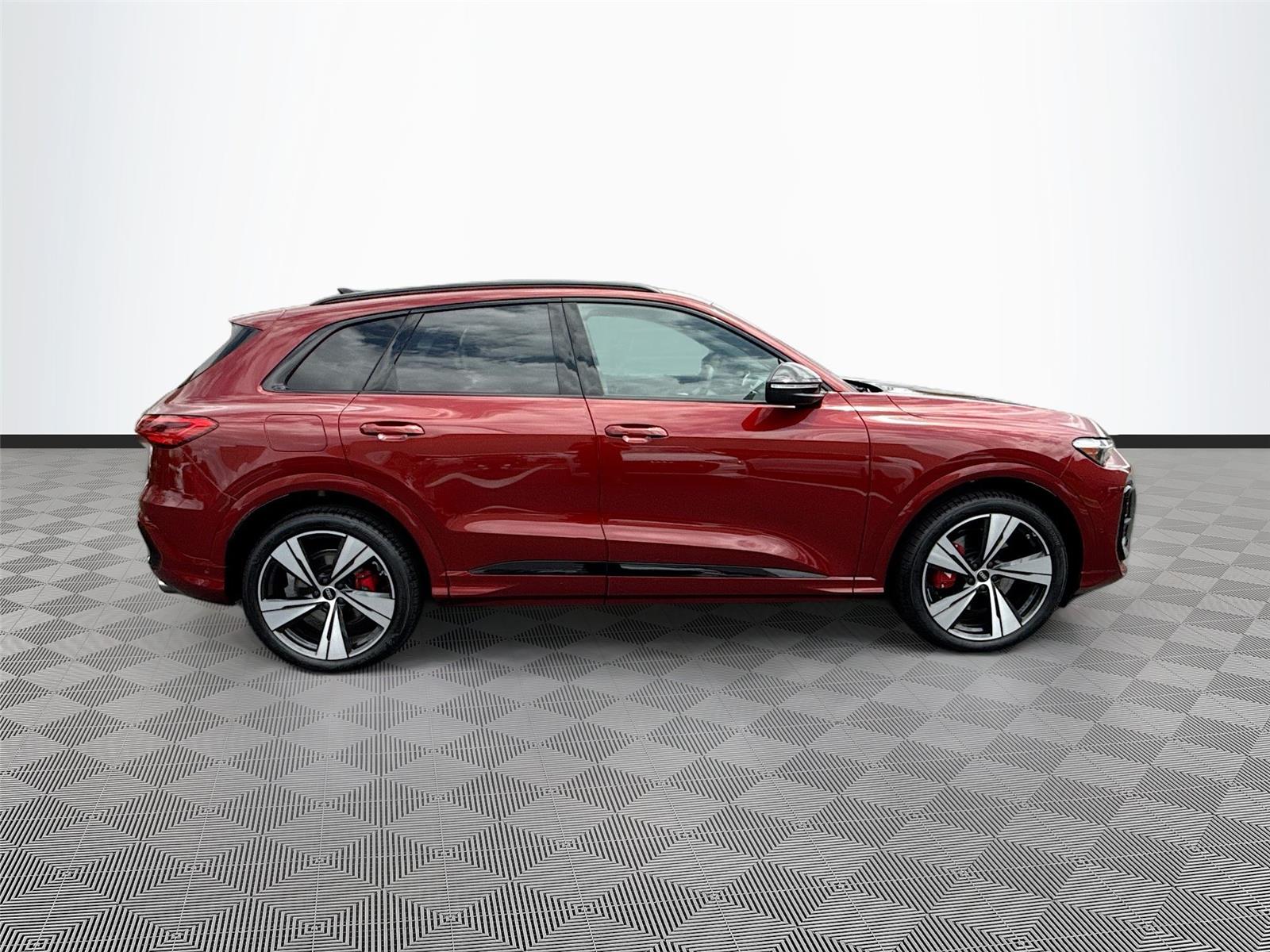 2025 Audi SQ5 Premium Plus