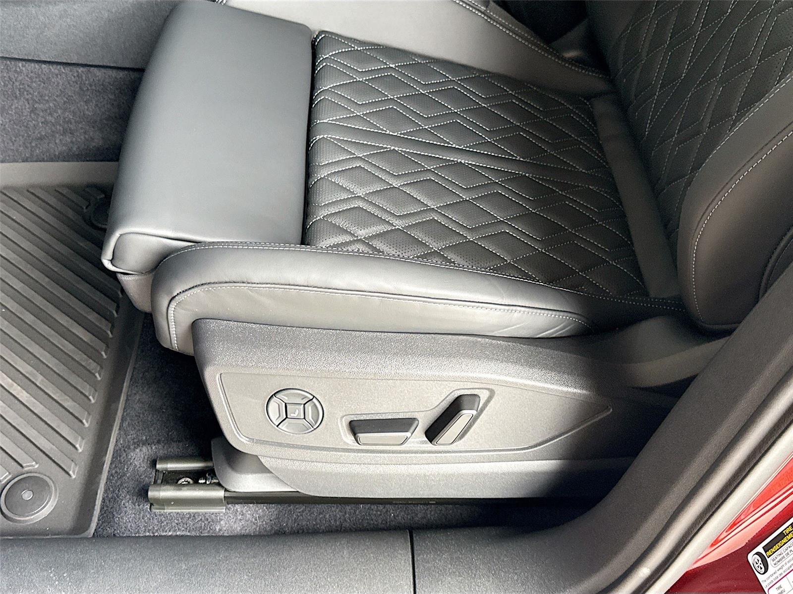 2025 Audi SQ5 Premium Plus