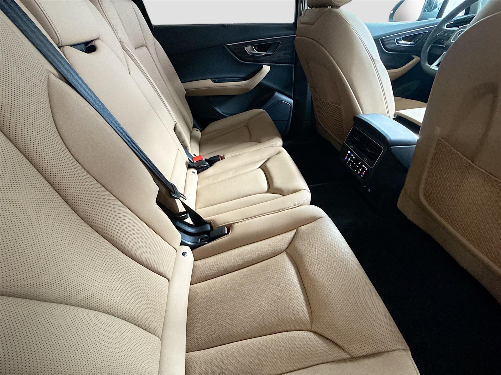 2026 Audi Q7 Premium Plus