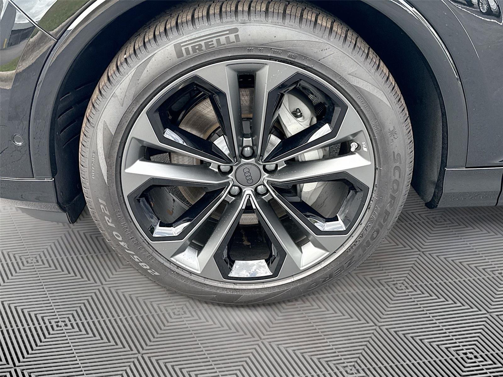 2026 Audi Q7 Premium Plus