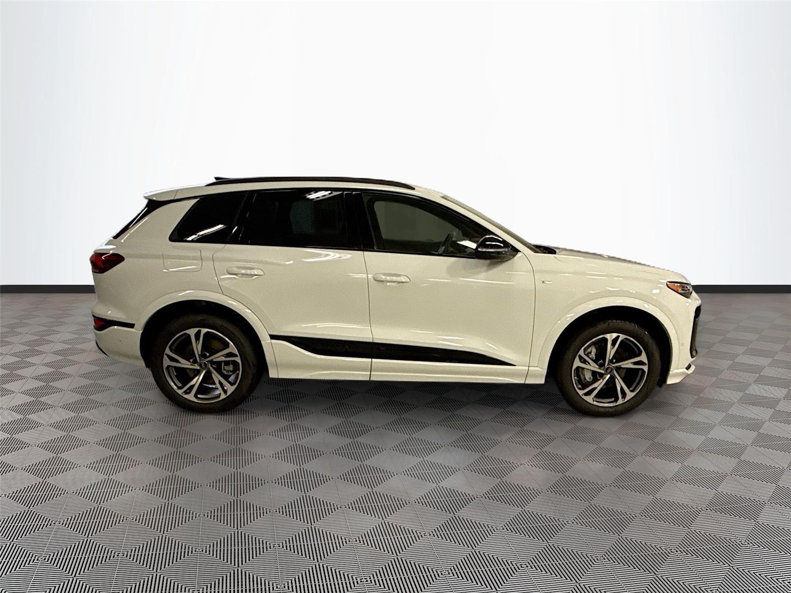 2027 Audi Q6 e-tron Premium Plus