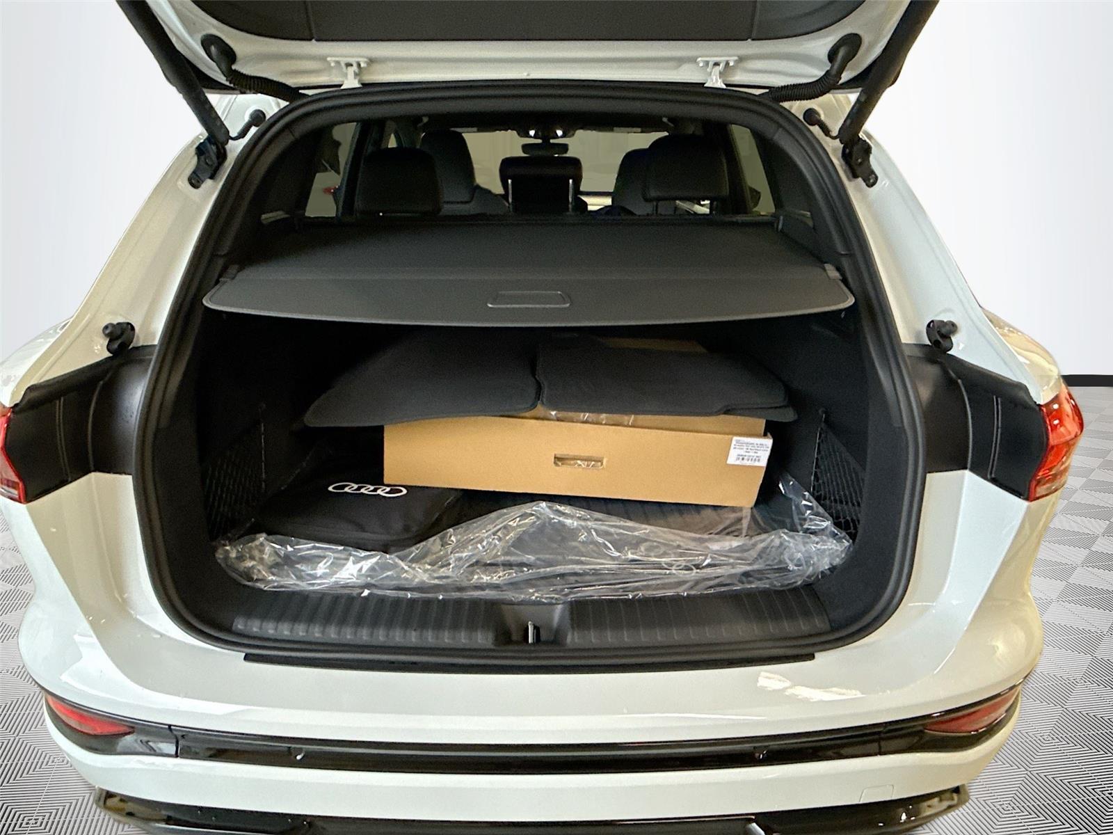 2027 Audi Q6 e-tron Premium Plus