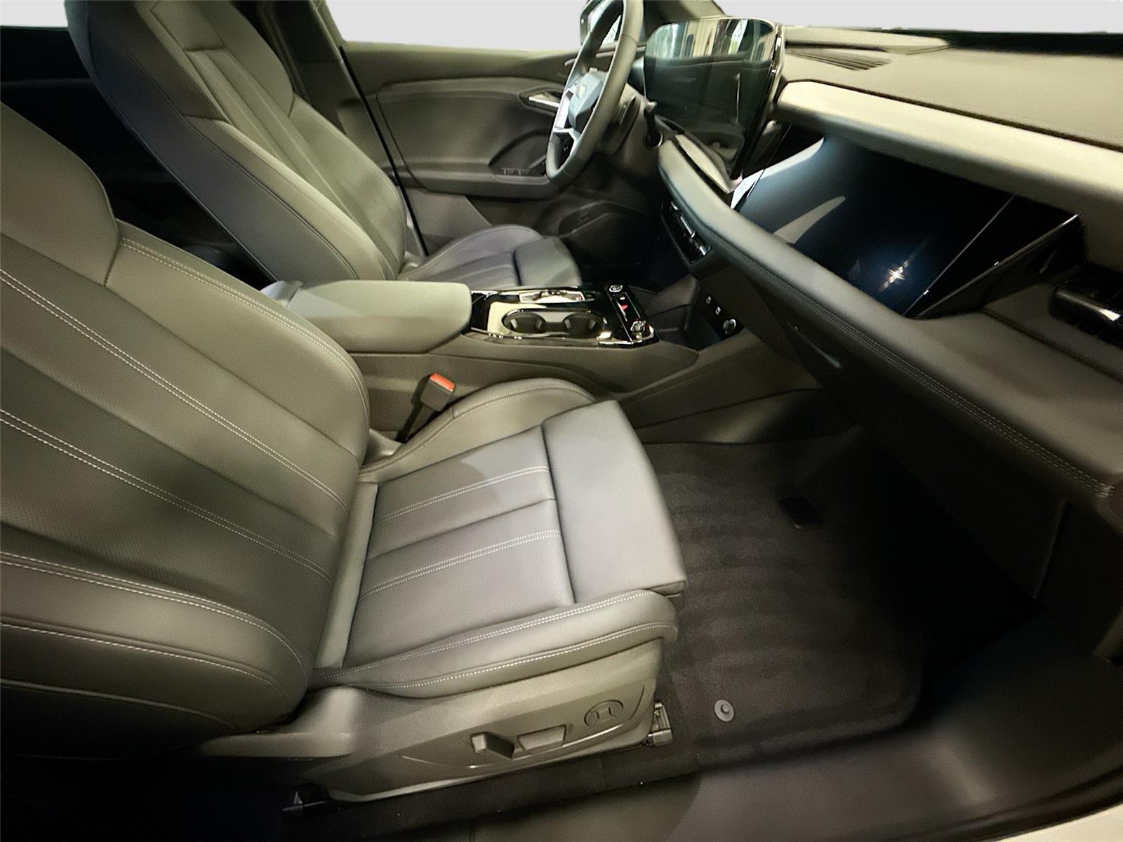 2027 Audi Q6 e-tron Premium Plus