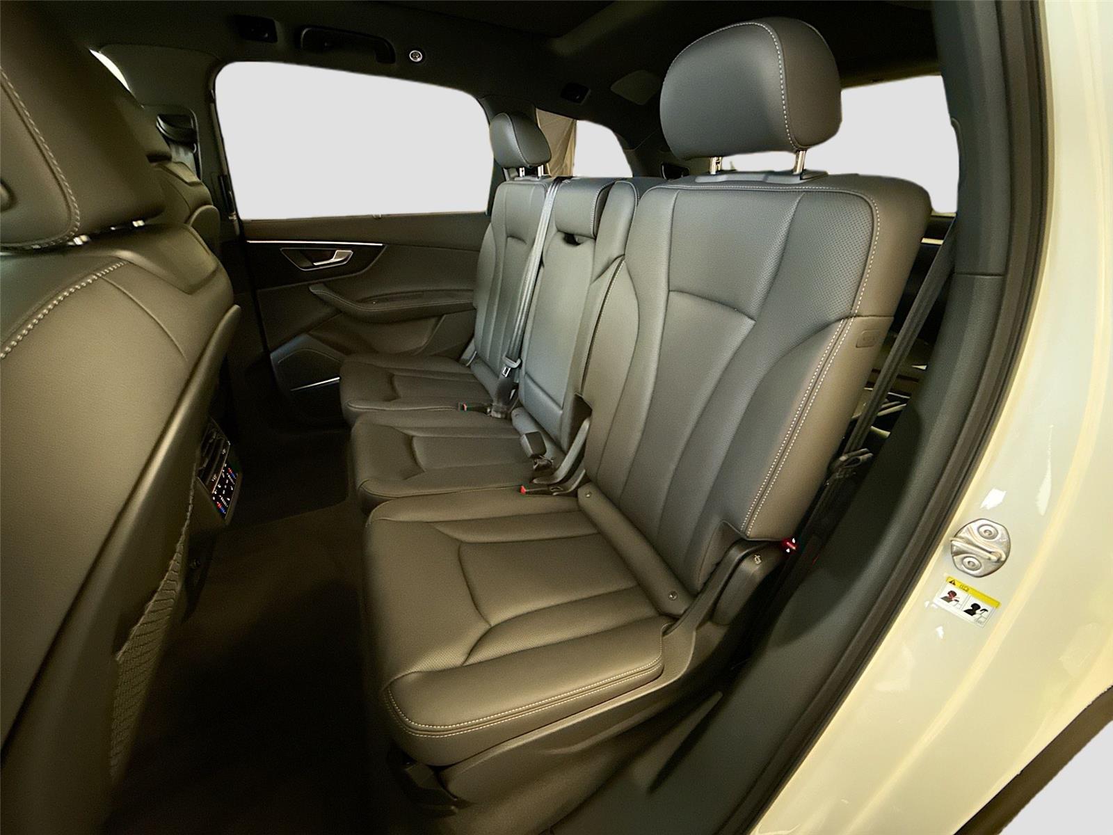 2026 Audi Q7 Premium Plus