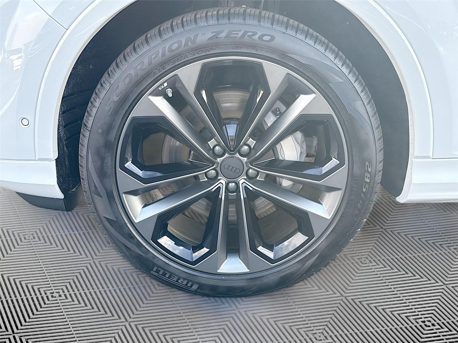 2026 Audi Q7 Premium Plus
