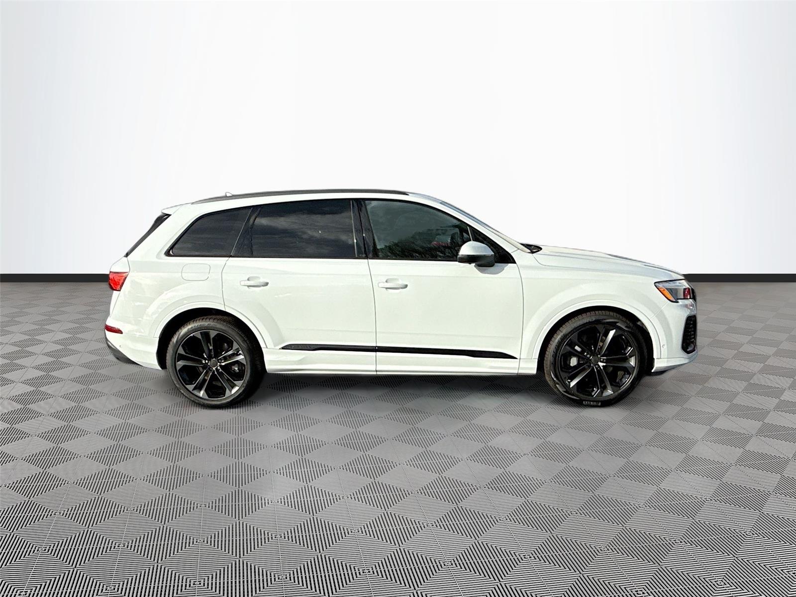 2026 Audi Q7 Premium Plus