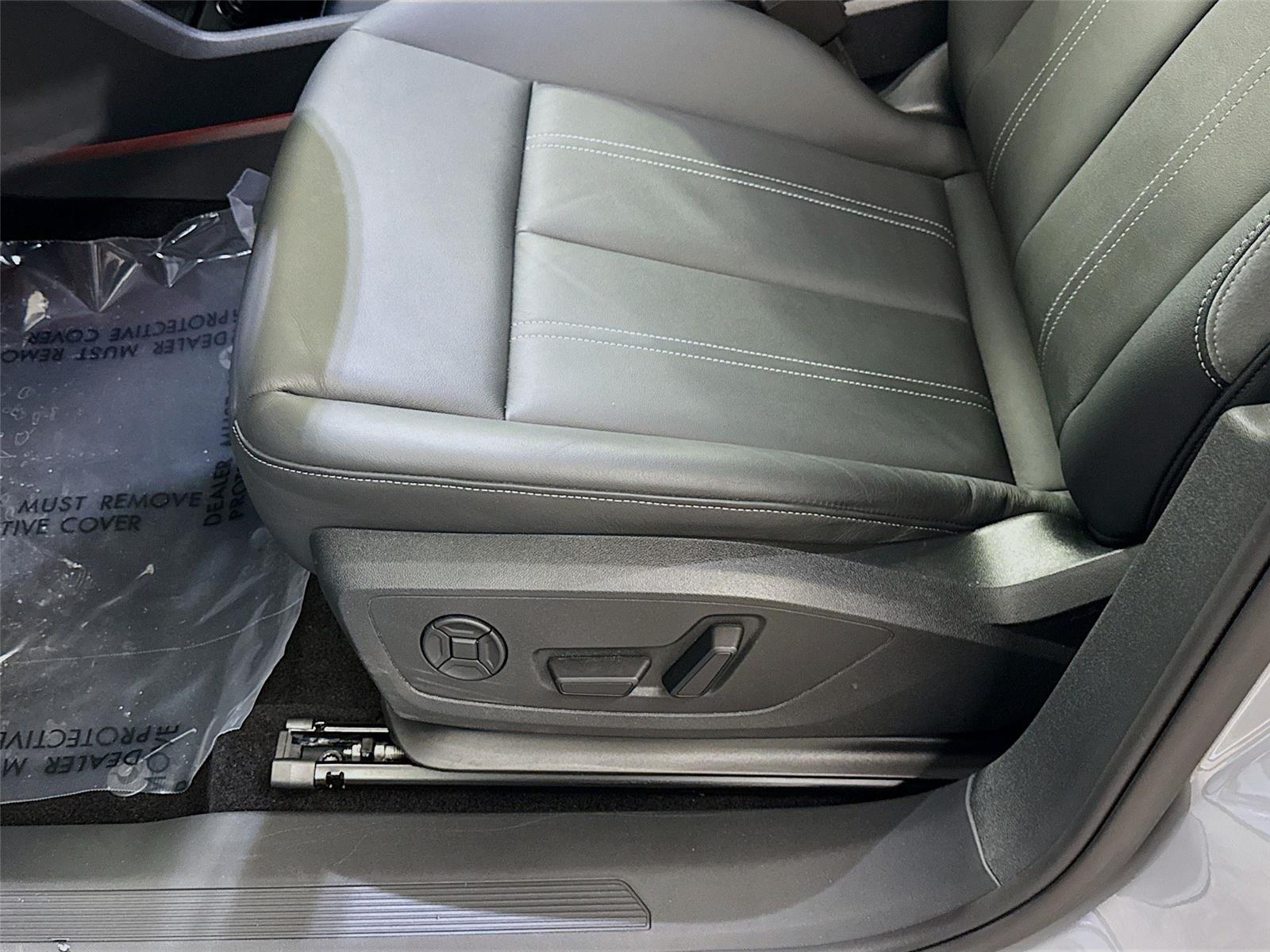 2024 Audi Q4 e-tron Premium Plus