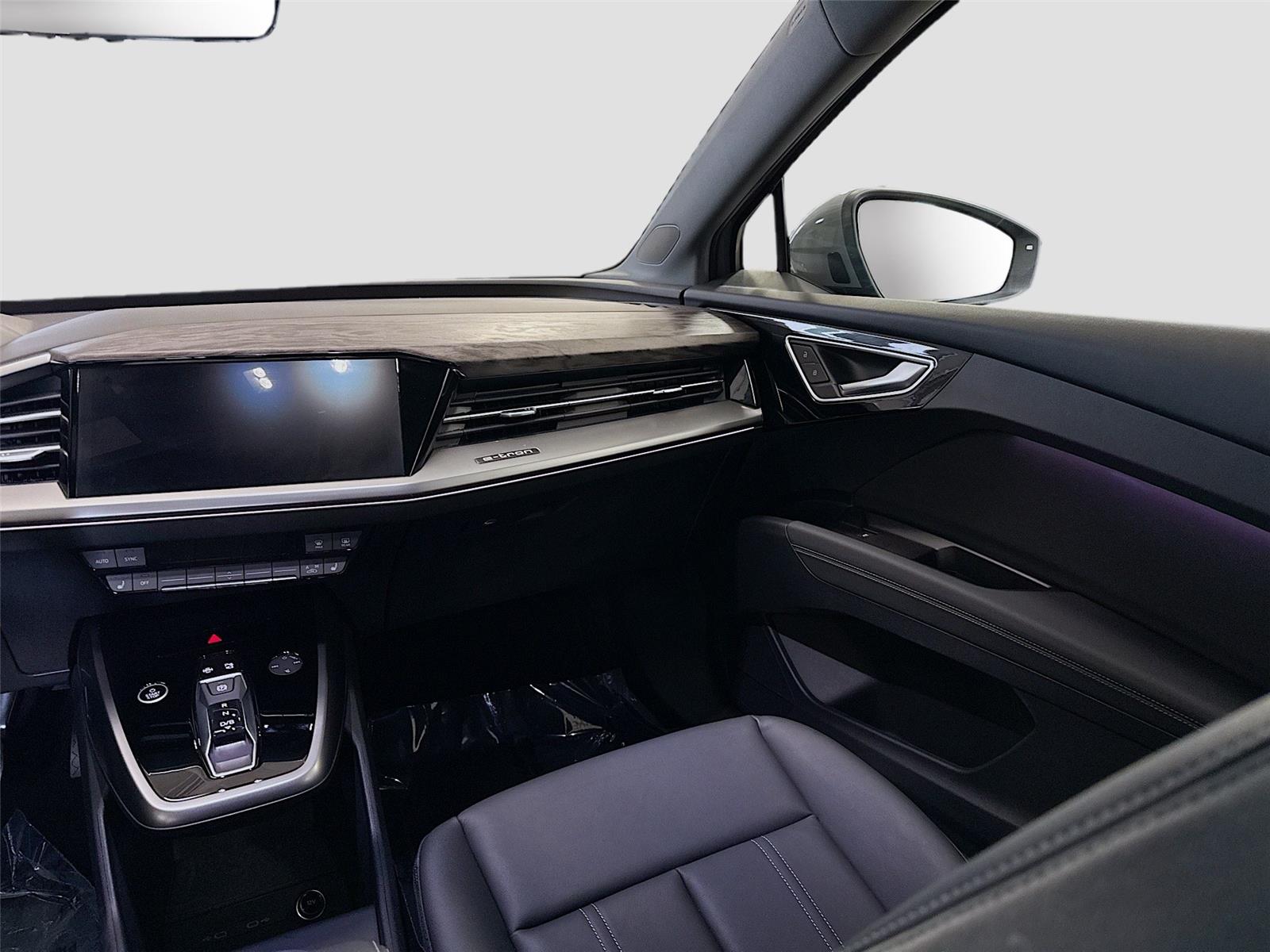 2024 Audi Q4 e-tron Premium Plus