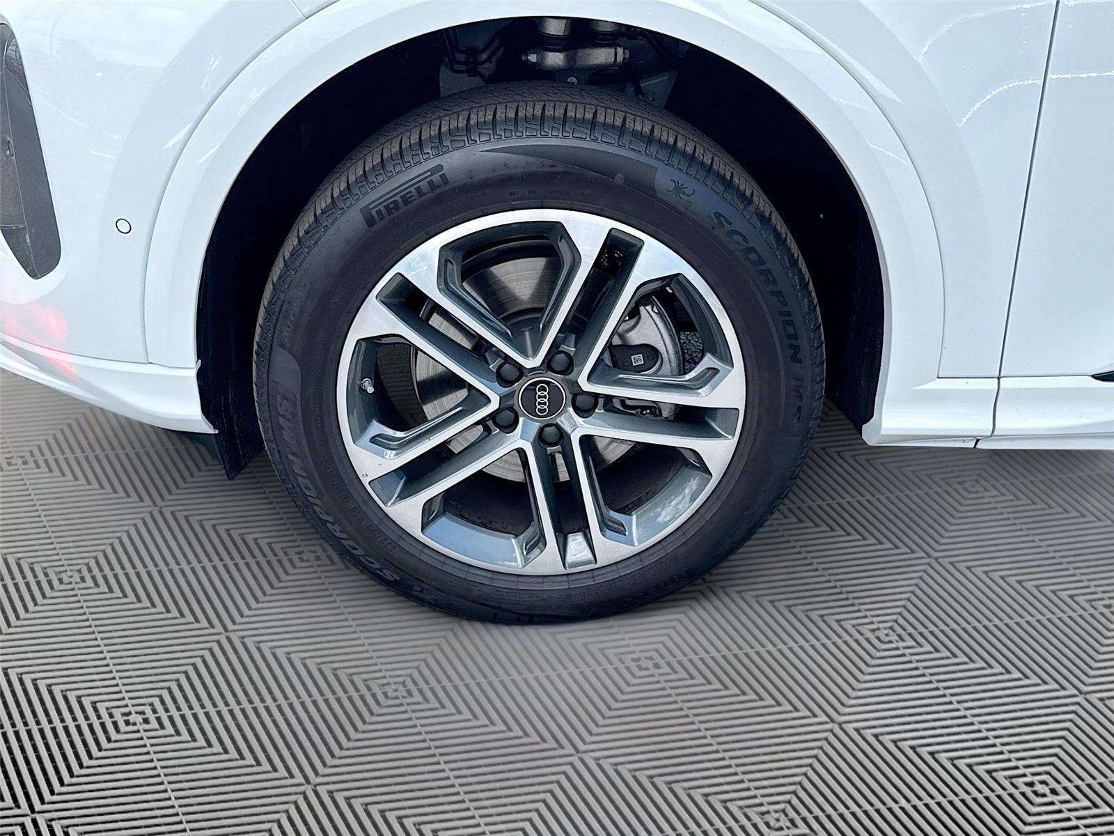 2025 Audi Q5 Premium