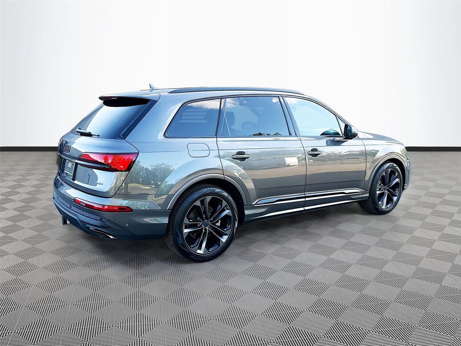 2026 Audi Q7 Premium Plus