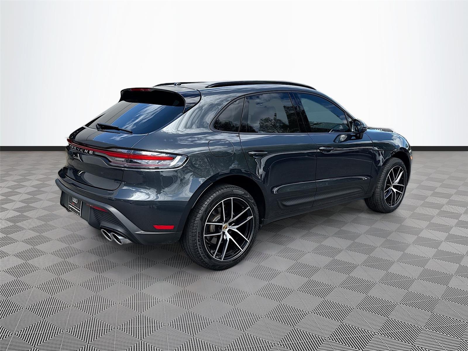 2025 Porsche Macan T