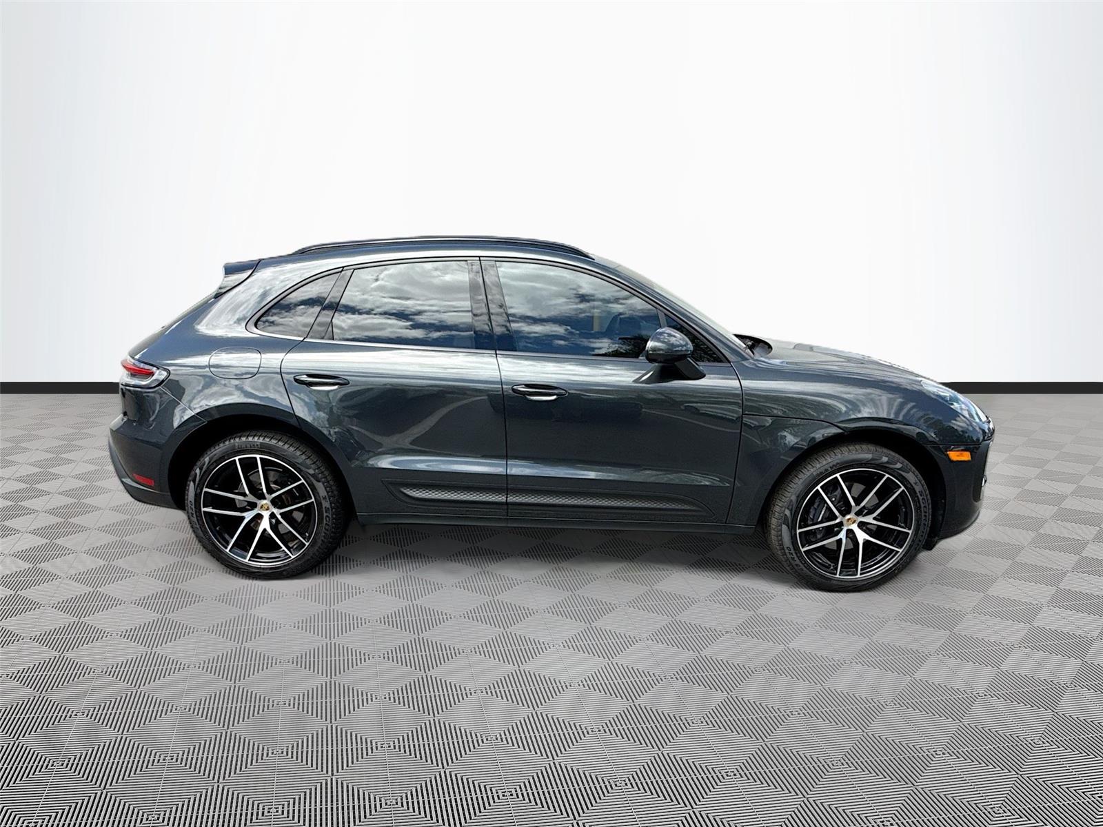2025 Porsche Macan T