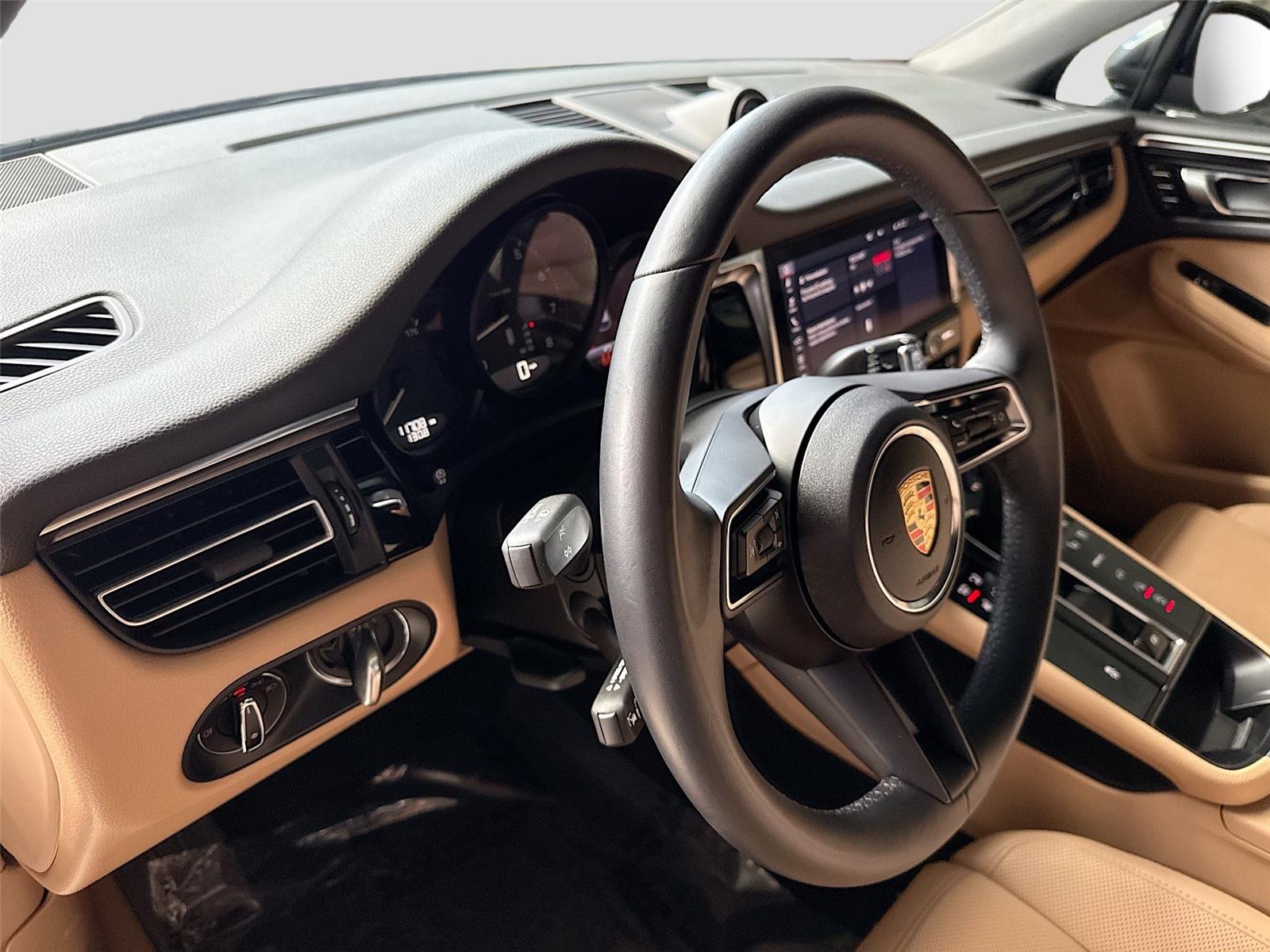 2025 Porsche Macan T