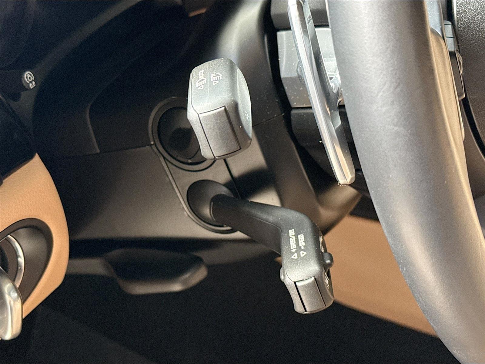 2025 Porsche Macan T