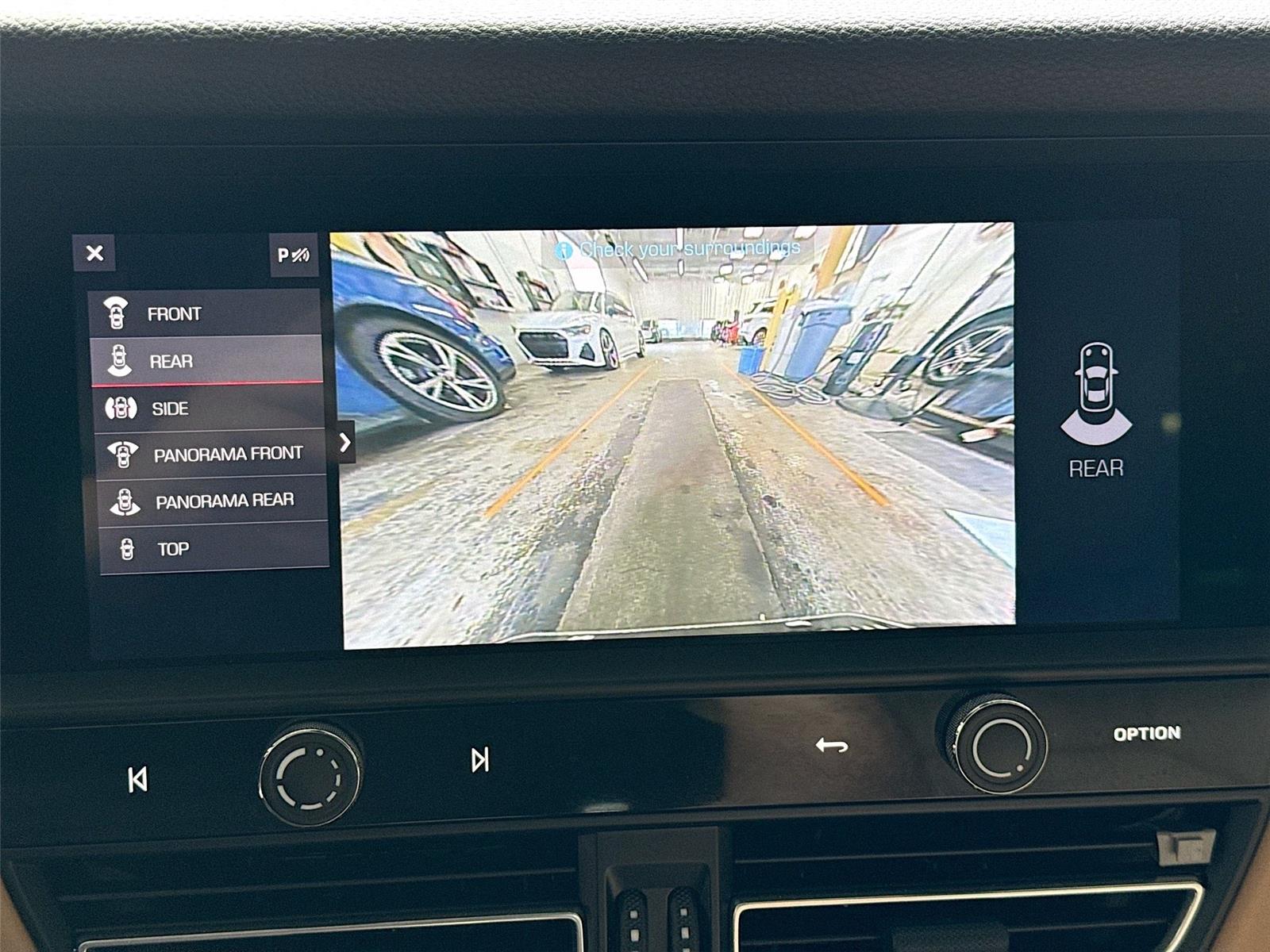 2025 Porsche Macan T