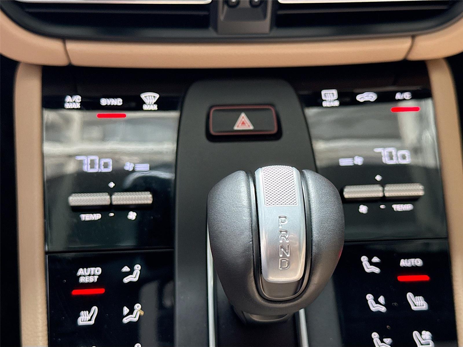 2025 Porsche Macan T