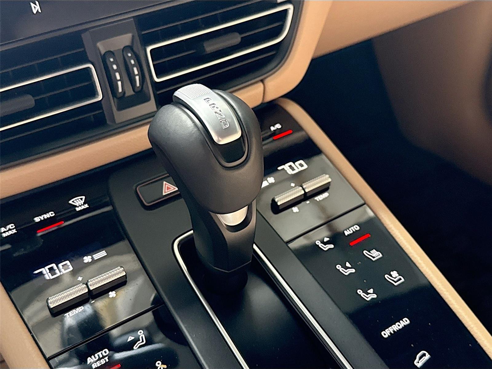 2025 Porsche Macan T