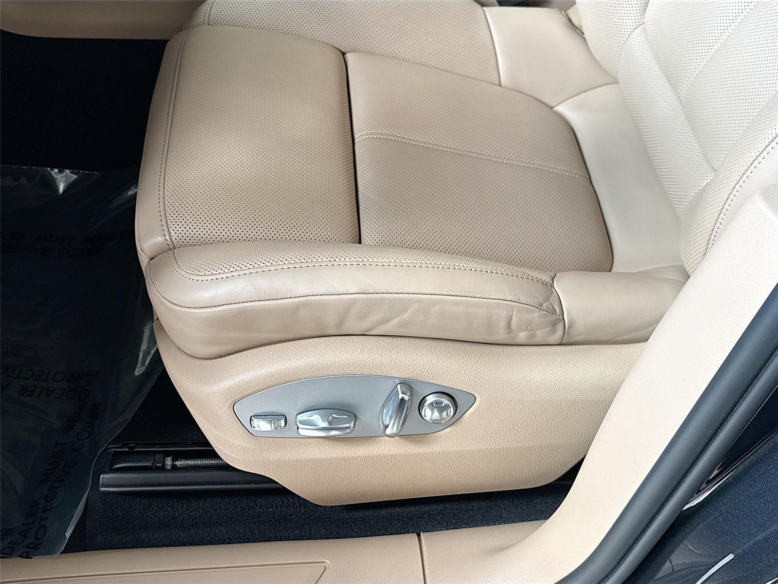 2025 Porsche Macan T