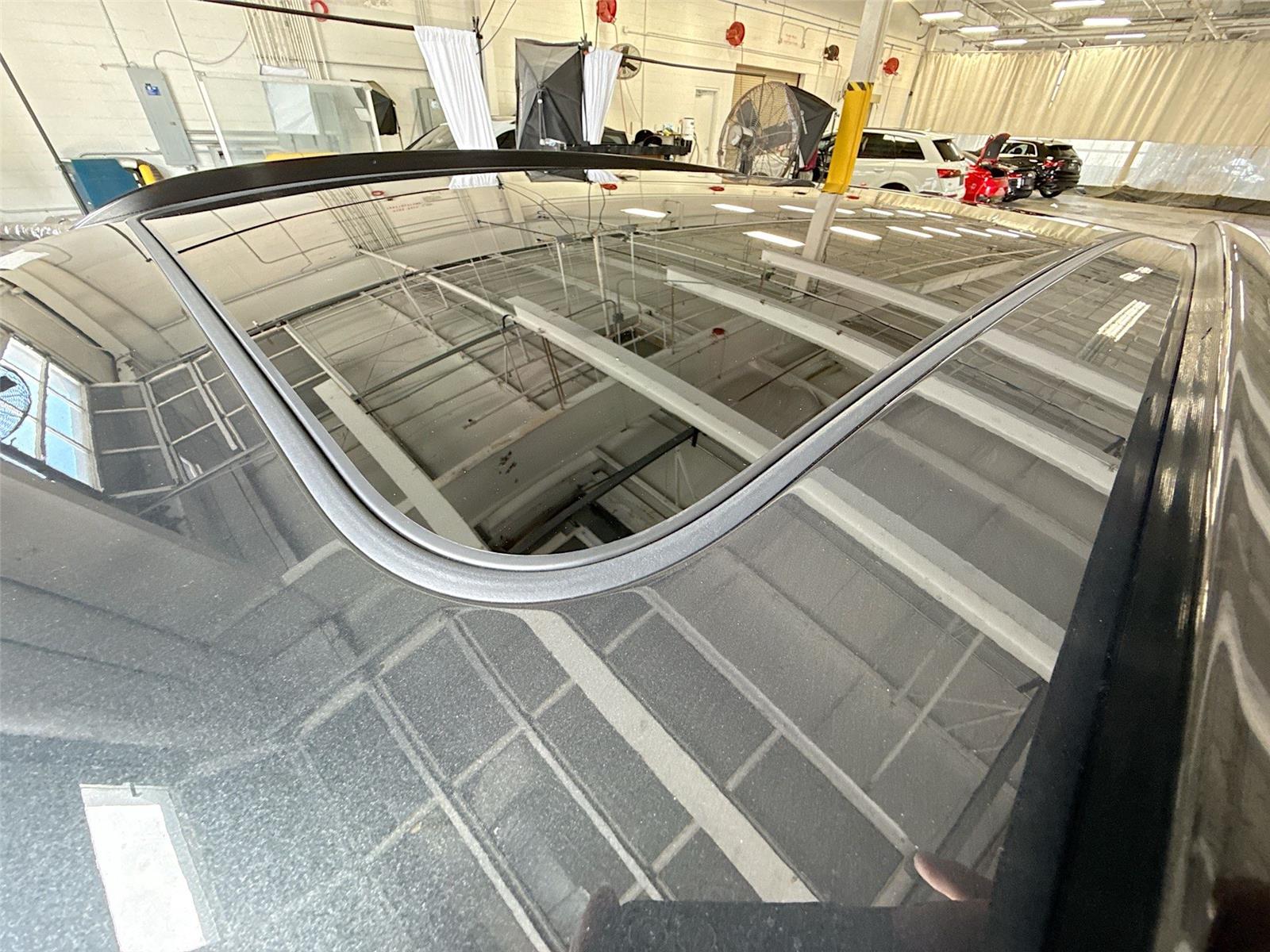 2025 Porsche Macan T