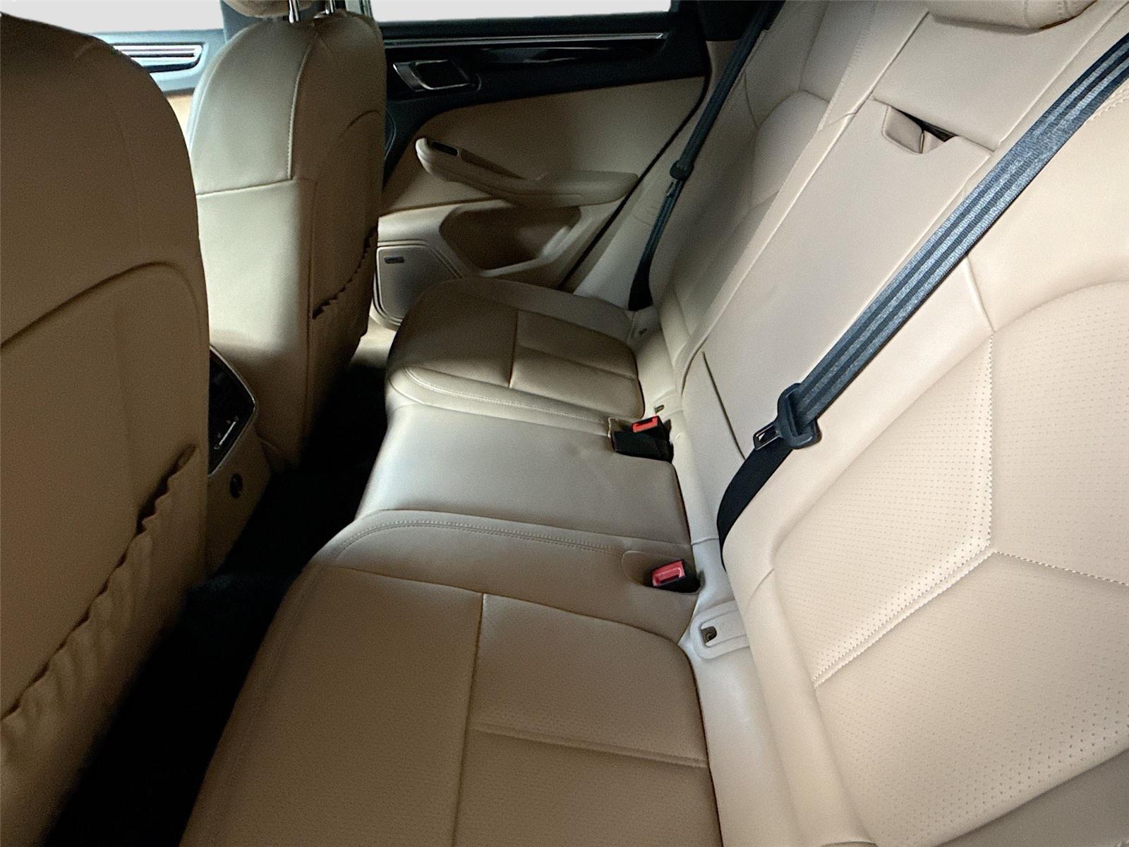 2025 Porsche Macan T