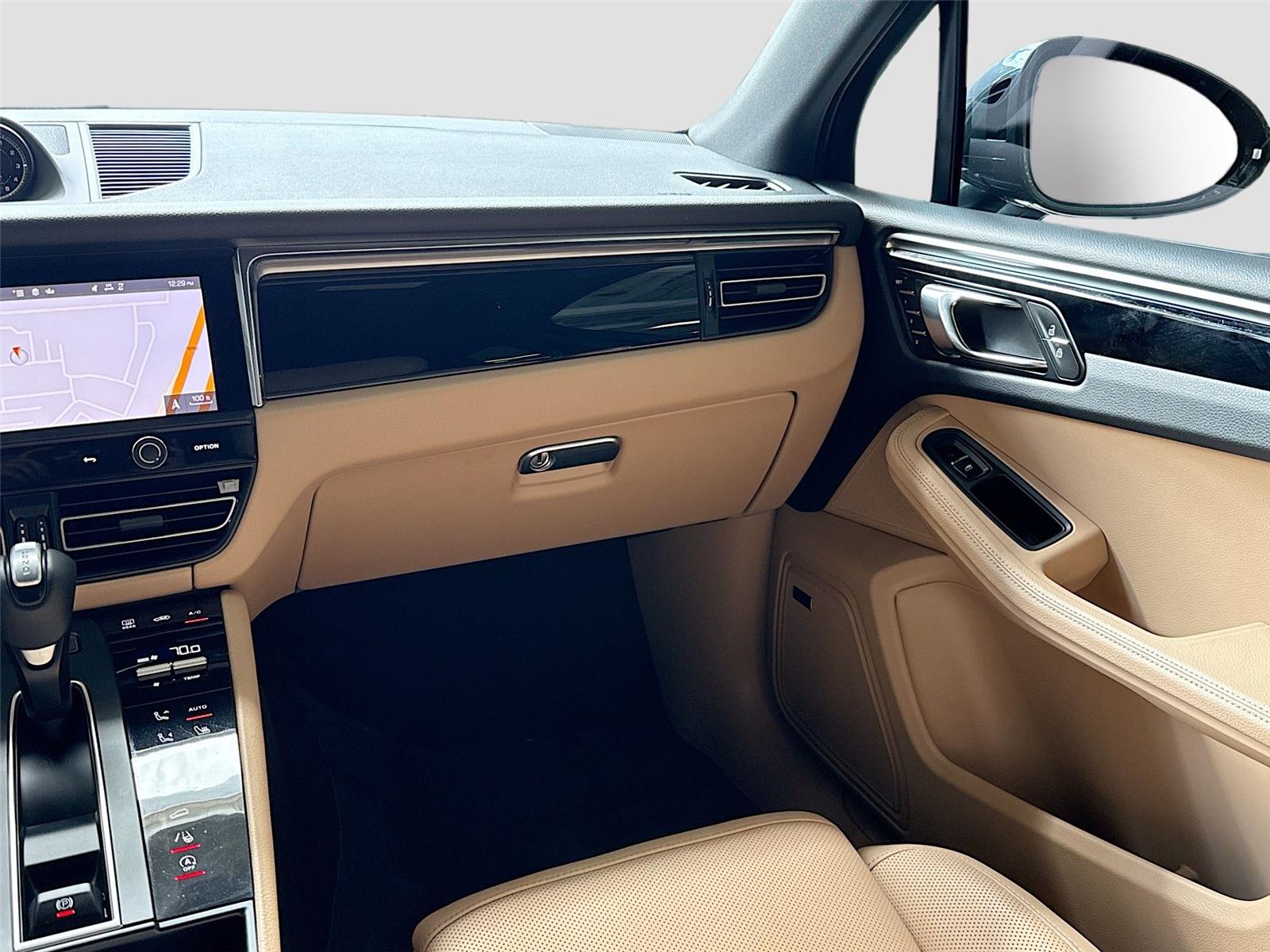 2025 Porsche Macan T