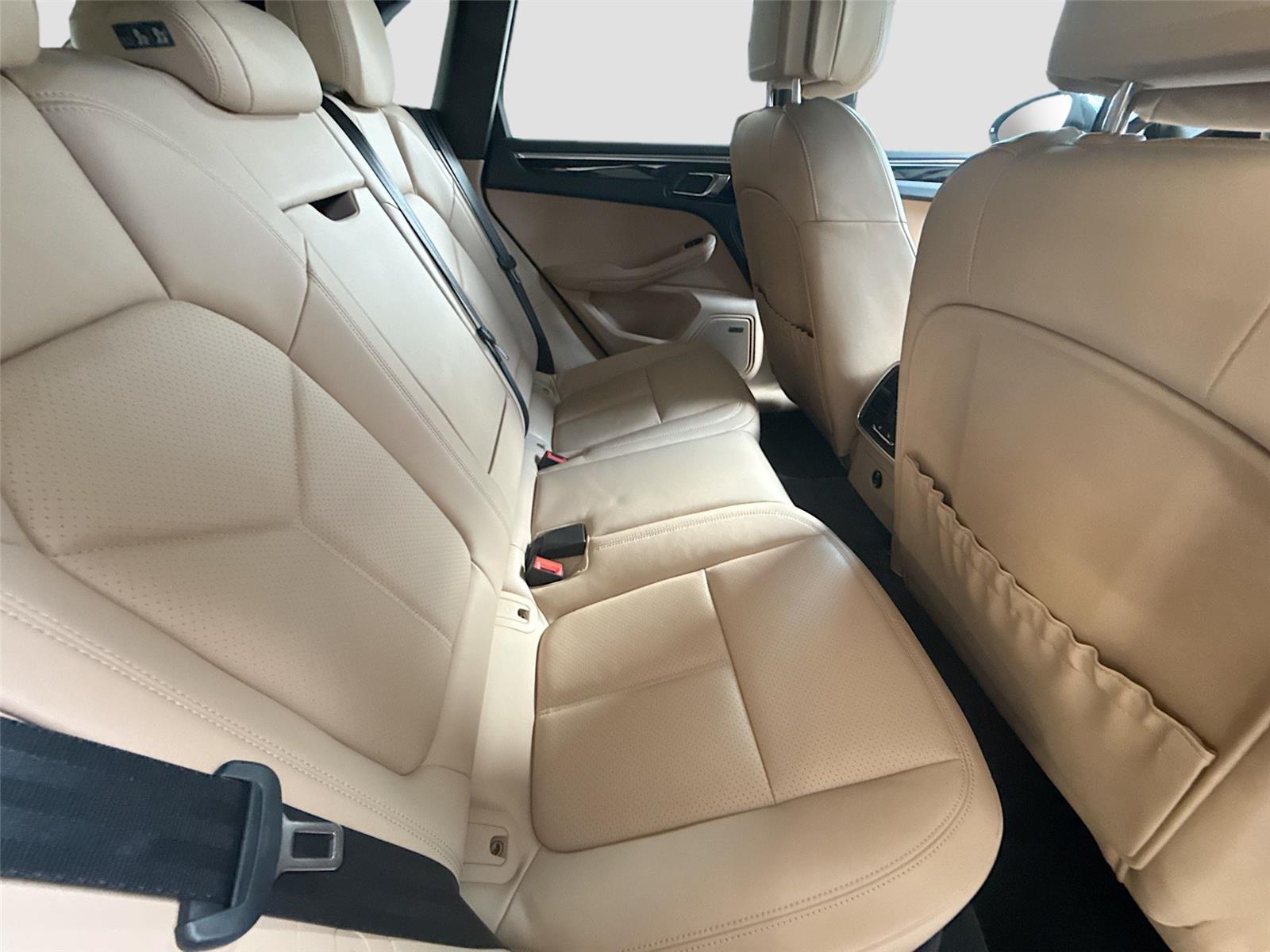 2025 Porsche Macan T