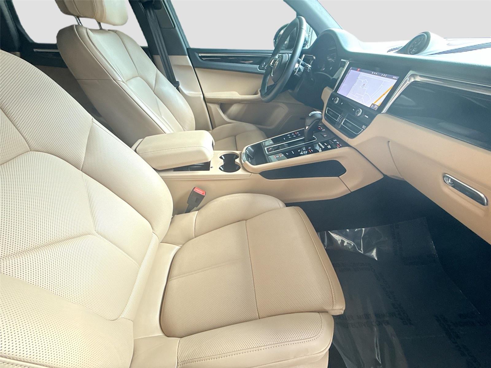 2025 Porsche Macan T