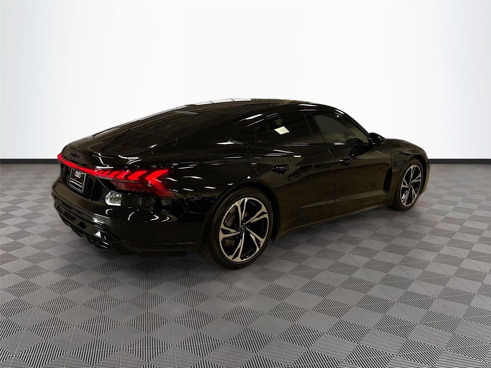 2024 Audi e-tron GT Premium Plus