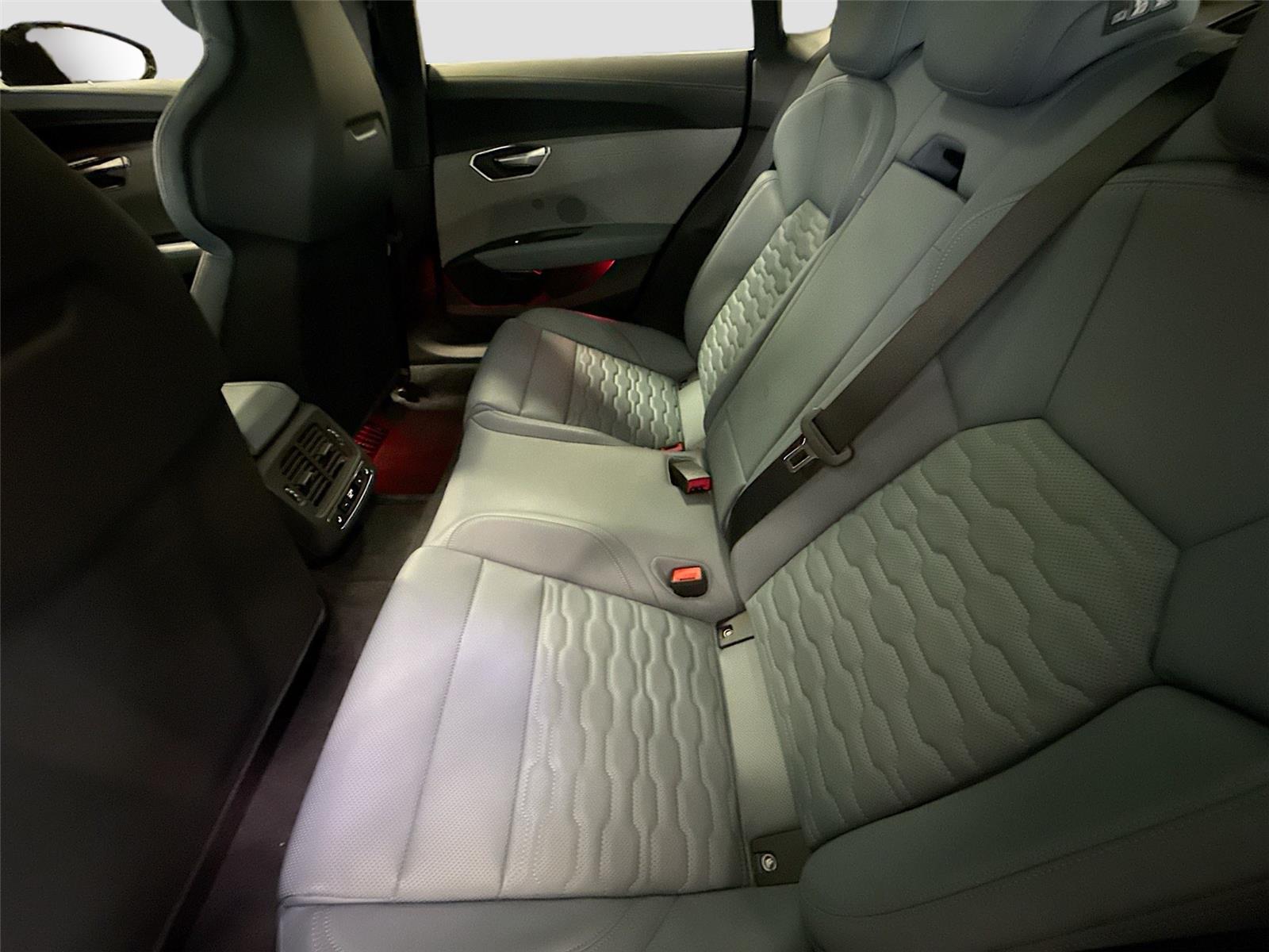 2024 Audi e-tron GT Premium Plus