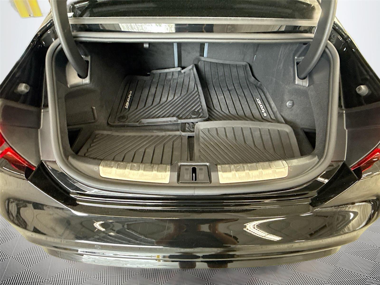 2024 Audi e-tron GT Premium Plus