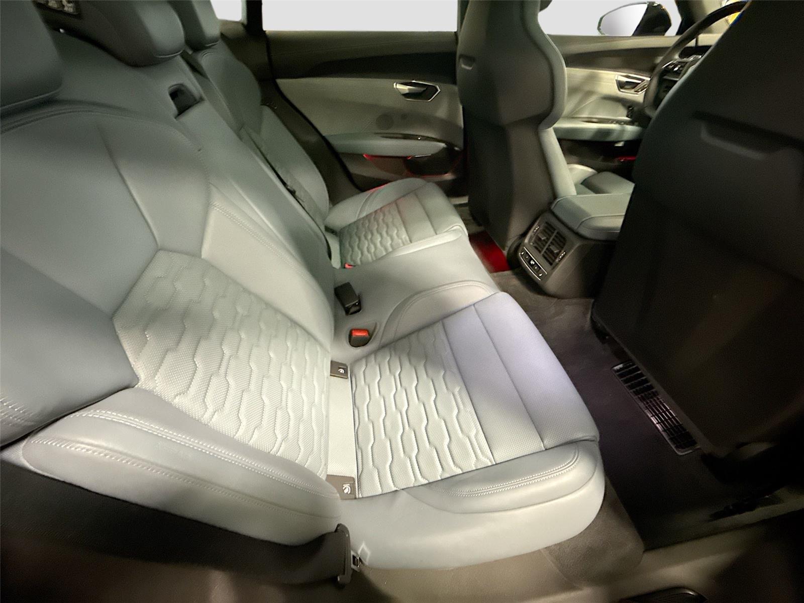 2024 Audi e-tron GT Premium Plus