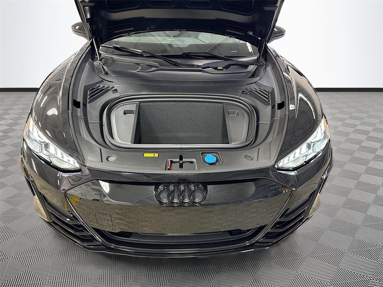 2024 Audi e-tron GT Premium Plus